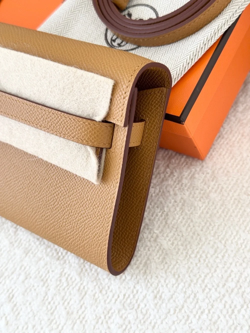 ✨NEW✨Hermes 2024 Epsom Leather Kelly Classique To Go Wallet - Sesame /  PHW - Picture 3 of 16